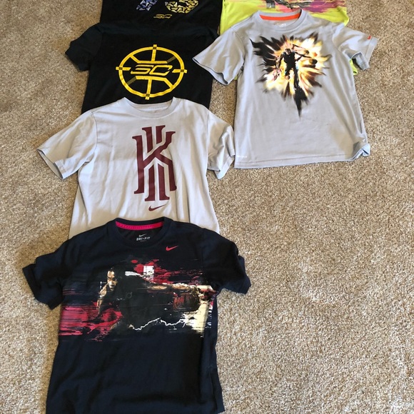 Boys sz M shirts etc. All in great condition - Picture 3 of 5